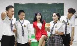 老师吃学生的瓜搞笑视频,老师与学生搞笑互动瞬间