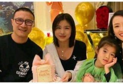 真人出镜吃瓜素材视频