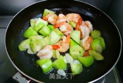 吃瓜厨房丝瓜做法视频,丝瓜这样做，口感滑嫩，营养满分