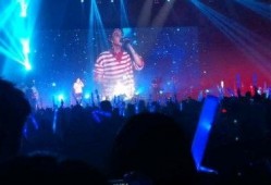 上海演唱会吃瓜视频播放,揭秘现场幕后花絮